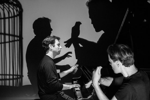 Le pianiste Iddo Bar Shaï et l'ombromane Philippe Beau - Dominicains