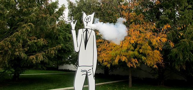 Chat d'Alain Séchas, dans les jardins du Mac Val
