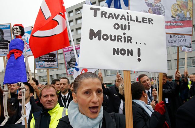 Salariés d'Air France en marge du CCE