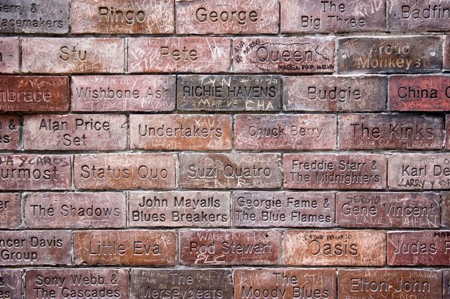 Inscriptions de musiciens et groupes sur Mathew Street, Liverpool , Angleterre
