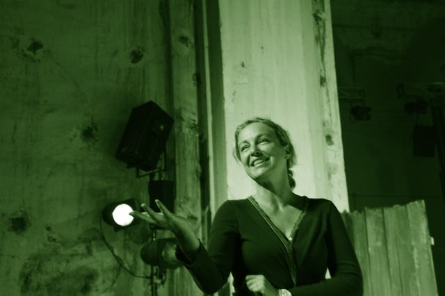 Irina Brook en vert