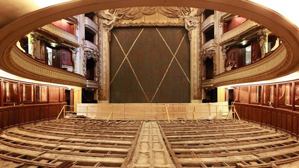 Vue de la salle de l'Opéra Comique pendant les travaux. (© Stefan Brion)
