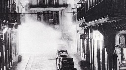 Explosion d'une bombe dans le quartier Bab El Oued à Alger 01/01/1962