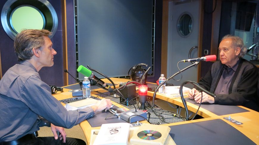 France Musique, Studio 142, pendant l'émission... Jean-Jacques Nattiez & Philippe Venturini (de g. à d.) ©Annick Haumier-Radio France