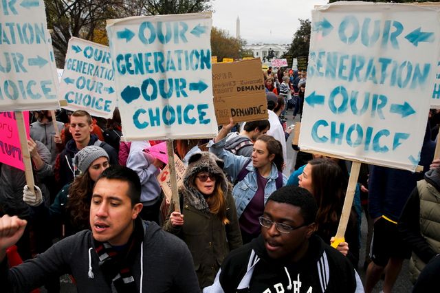 Les élèves participent à la manifestation « Notre génération, notre choix», près de la Maison Blanche à Washington le 9 Novembre