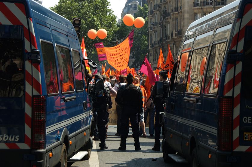 manifestation police