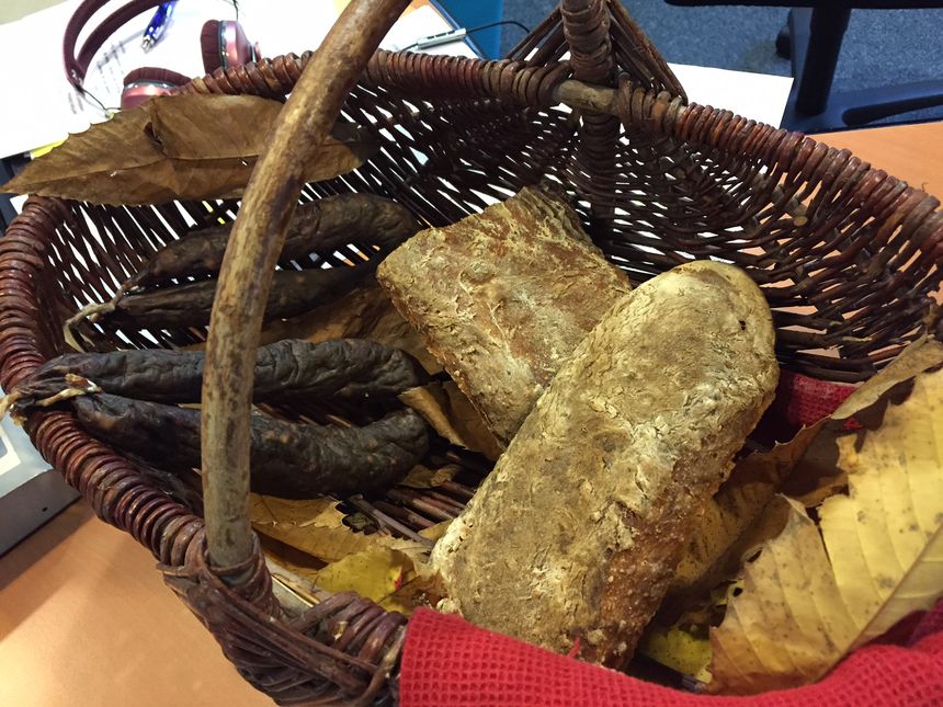 Pain au châtaigne et figatelli