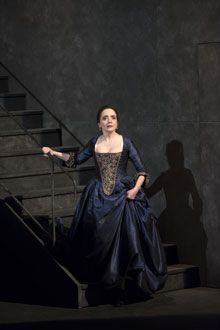 Dominique Blanc dans le rôle de Mme de Merteuil - Les Liaisons dangereuses - mise en scène, Christine Letailleur