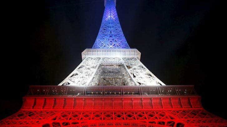 La Tour Eiffel en Bleu Blanc Rouge