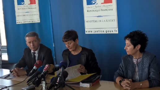 Au centre la procureure de la république de Bordeaux Marie-Madeleine Alliot