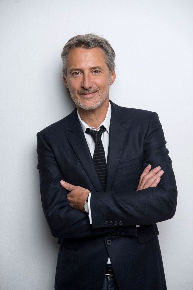 Antoine de Caunes, présentateur de L'EMISSION D'ANTOINE