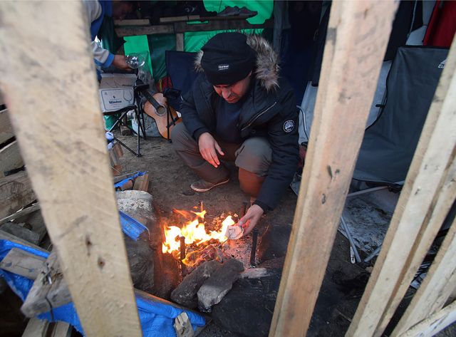 Actuellement les migrants vivent à Calais dans des conditions déplorables