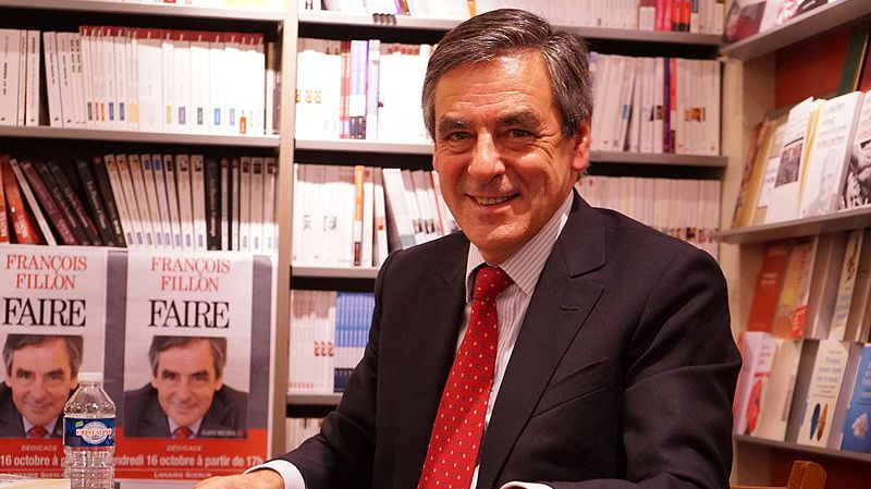 François Fillon lors d'une dédicace