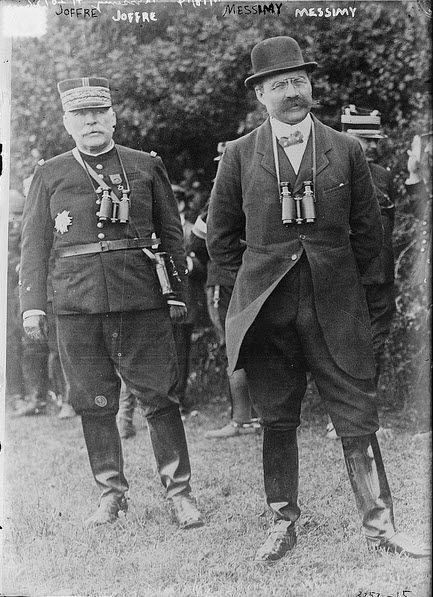 Joseph Joffre, chef d'état-major général de l'armée française et Adolphe Messimy, ministre de la Guerre en 1911