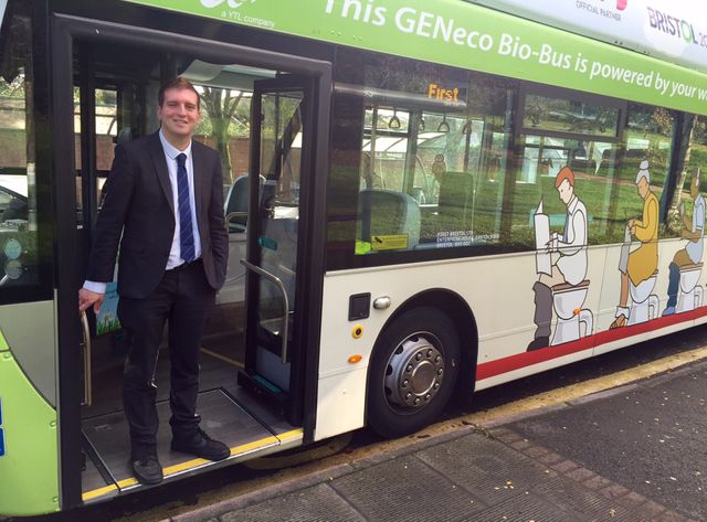 Chris Hanson conduit le bio-bus de Bristol