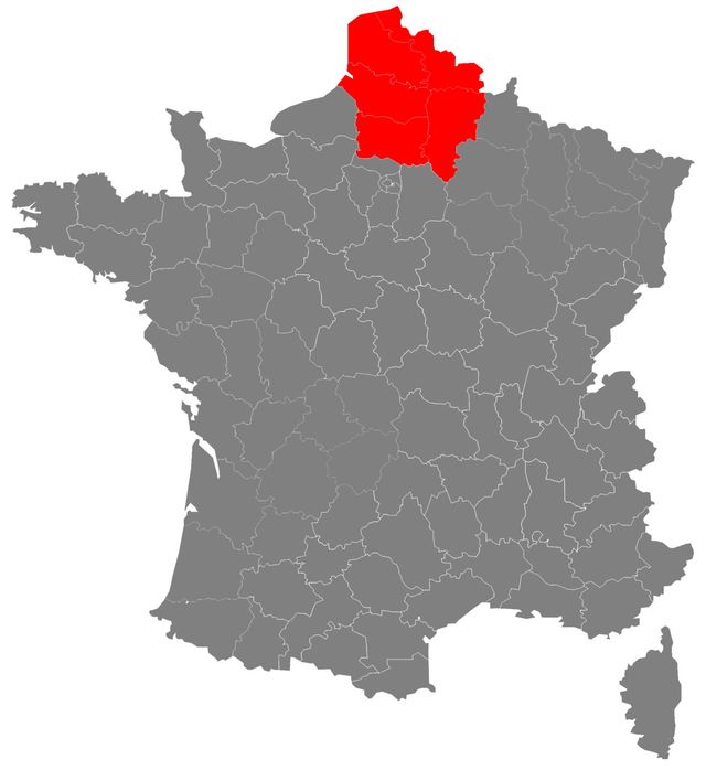 Par rapport à notre précédente enquête réalisée avant les attaques, le score du FN progresse peu : 1 point au premier tour