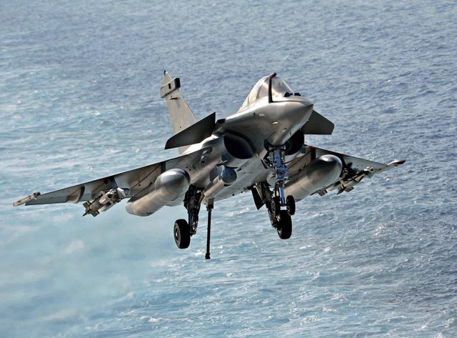 Les missiles de croisière sont lancés par les Rafale