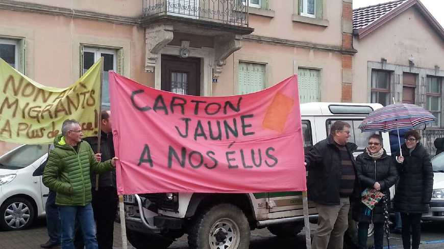 Les manifestants anti-migrants annoncent d'autres opérations