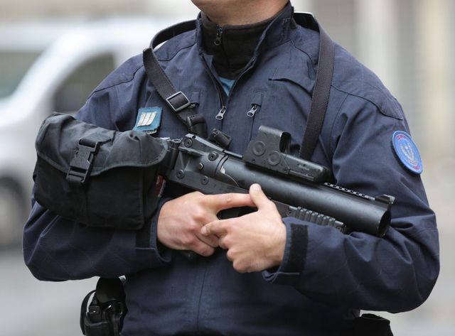 Le Raid ou le GIGN, qui ne sont pas sur place, mettront deux heures pour se dépêcher sur les lieux