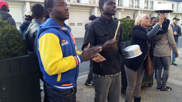 Manif des jeunes Isolés Etrangers du Loiret