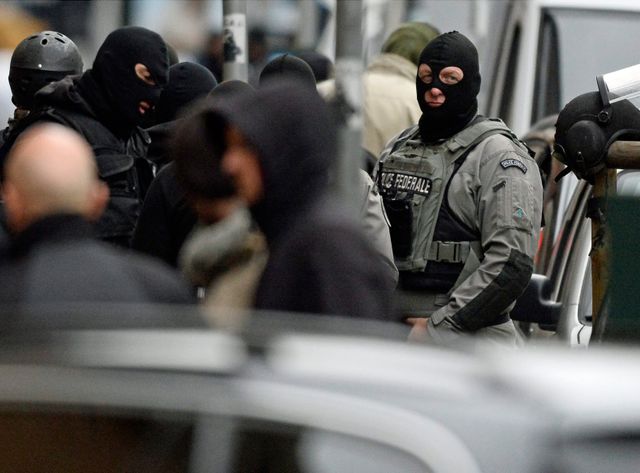 Un homme a été arrêté et inculpé en Belgique dans l’enquête sur les attentats de Paris.