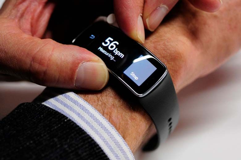 Certains objets connectés portables surveillent le rythme cardiaque