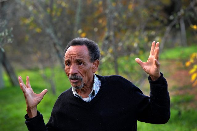 Portrait de Pierre Rabhi chez lui en Ardèche
