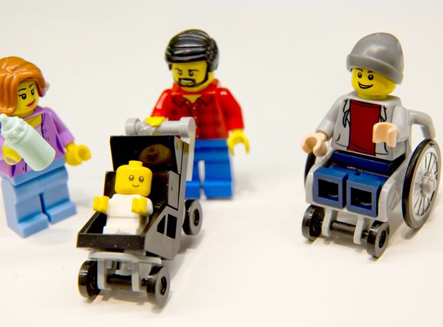 Chez Lego, on va plus loin en intégrant le handicap dans un nouveau coffret.