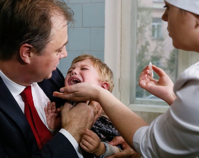 Vaccin de la polio à Kiev, en Ukraine (21 octobre 2015)