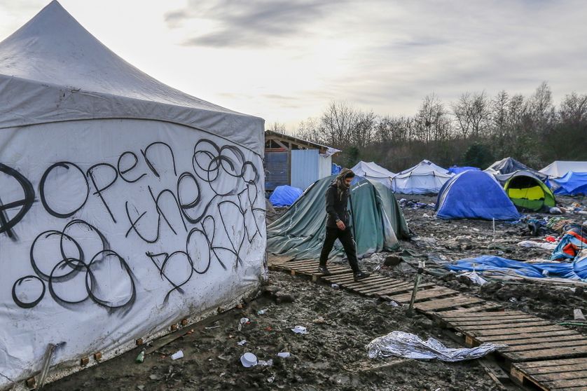 Un migrant dans la jungle de Grande-Synthe le 25 janvier 2016
