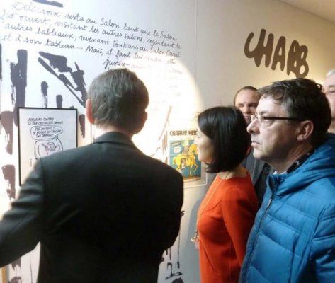Jean-Pierre Mercier et Fleur Pellerin, exposition "Une histoire de charlie hebdo" en janvier 2015