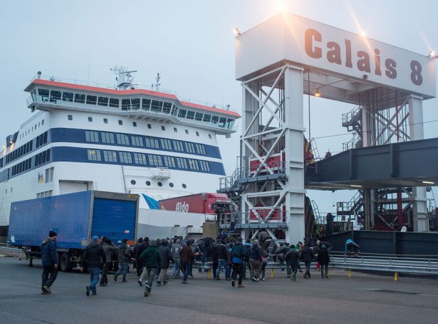 Des migrants ont franchi l'enceinte du port de Calais