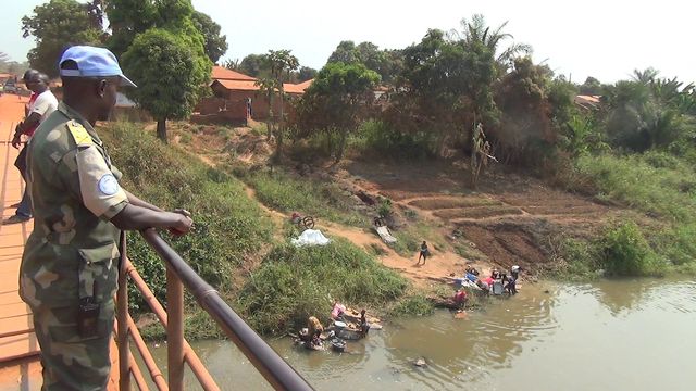 Centrafrique, vers la paix, les armes à la main