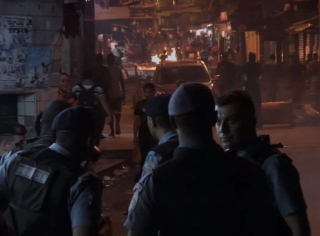 Capture d'écran du documentaire "À Queima Roup" ("A bout portant") de Theresa Jessouroun, sur les violences policières au Brésil
