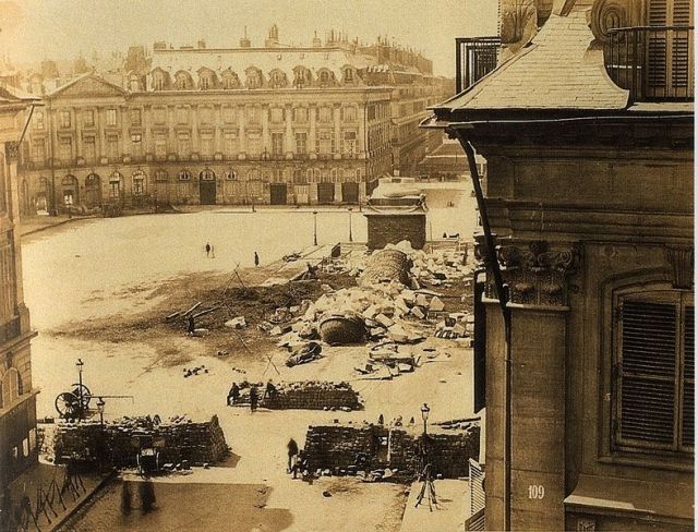 Les ruines de la colonne Vendôme, par Disdéri