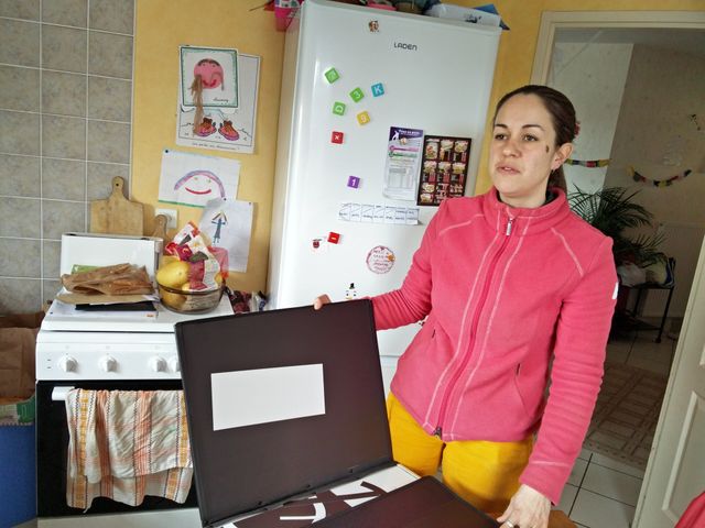 Charlotte s'entraîne chaque jour avec ce tableu noir