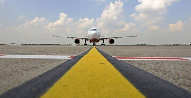 Avion sur le tarmac