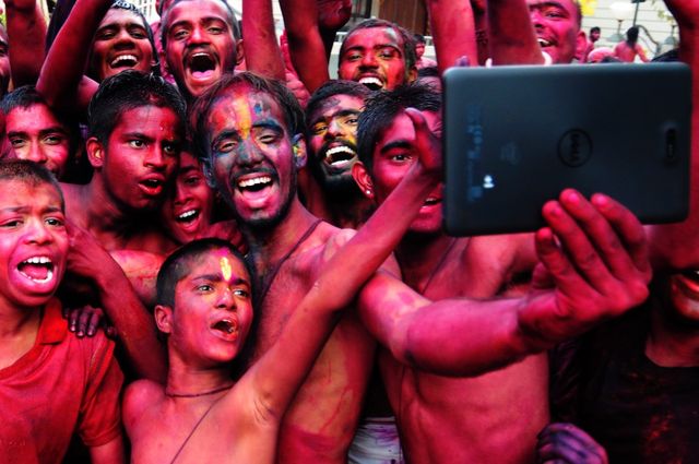 Selfie lors du Holi Festival à Bangalore