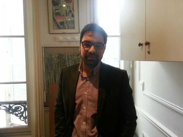Asif Arif, jeune avocat qui se consacre à la lutte contre les discriminations