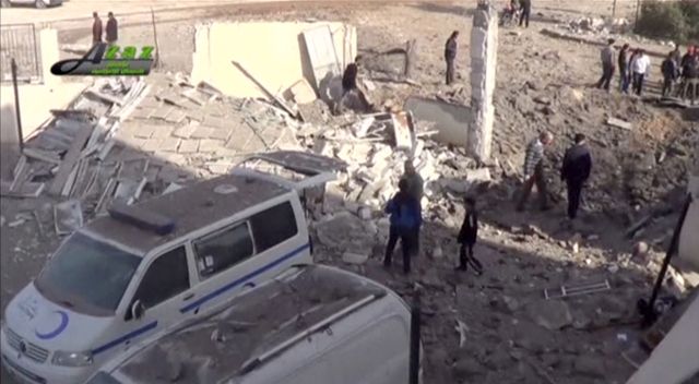 les restes de l'un des hiôpitaux touchés par des bombes qu'on suppose russes