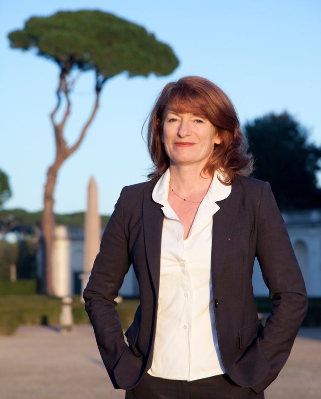 Muriel Mayette-Holz