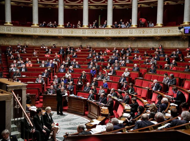 La déchéance de nationalité adoptée à une courte majorité