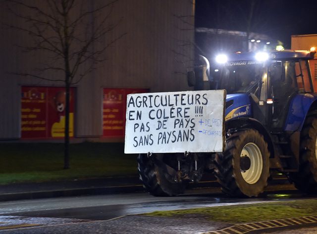 Les agriculteurs manifestent leur colère comme ici à Arras.