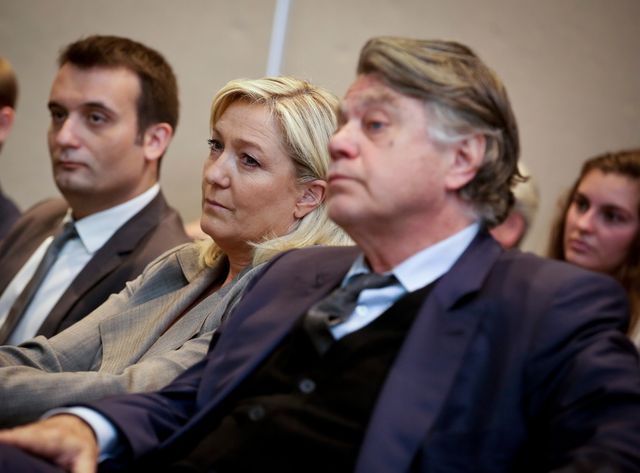 Une réunion à huis clos où tous les sujets doivent être mis sur la table.