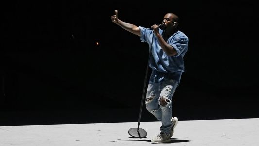 Kanye West révèle enfin le sens de "T.L.O.P." avant de le faire découvrir à la planète...