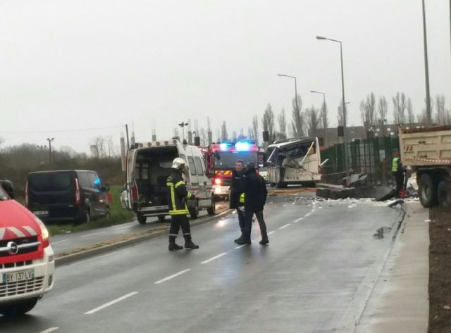 Un accident de car scolaire à Rochefort fait au moins six morts