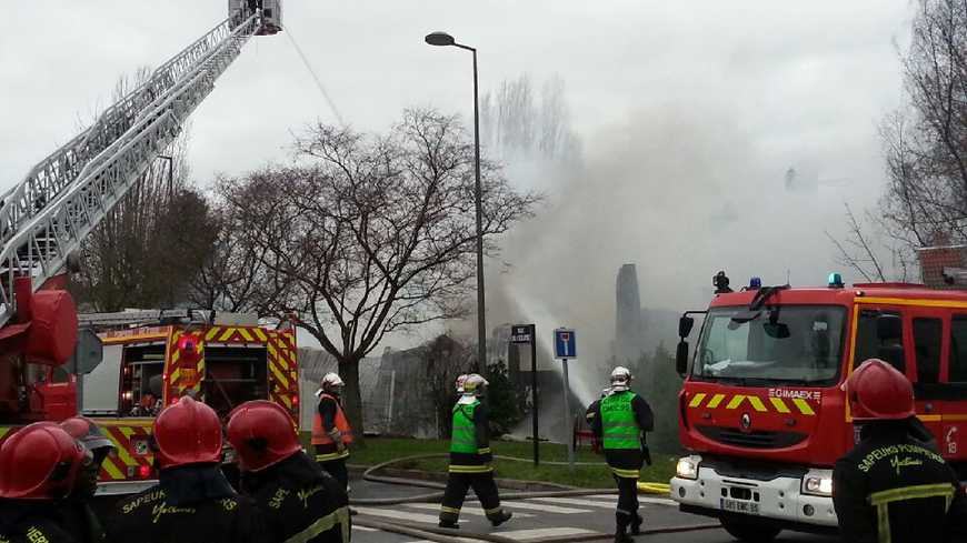 Un incendie a éclaté ce lundi après-midi à Cergy-Saint-Christophe