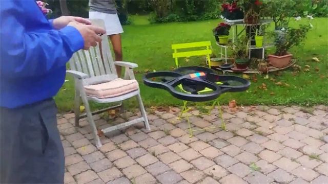 Essai du drone des Dumont dans le jardin familial en août 2014