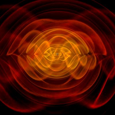 Simulation de la fusion de deux trous noirs.