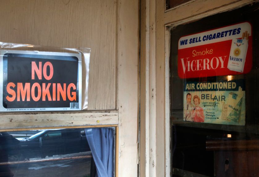La publicité pour la cigarette est interdite en France depuis la loi Évin (1991)